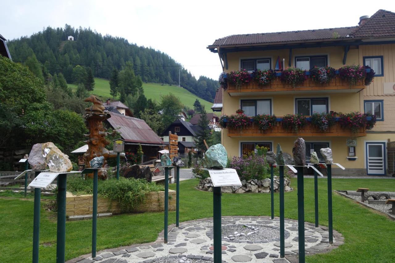 Edelsteinhotel Guniwirt Krakaudorf Kültér fotó