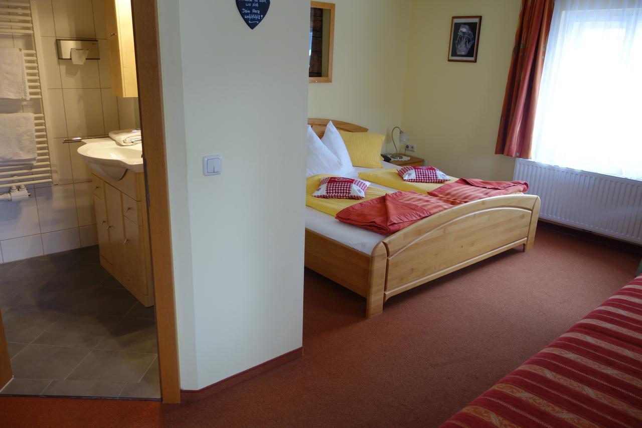 Edelsteinhotel Guniwirt Krakaudorf Szoba fotó