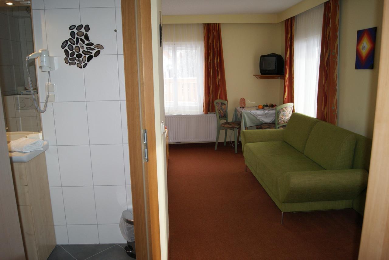 Edelsteinhotel Guniwirt Krakaudorf Szoba fotó