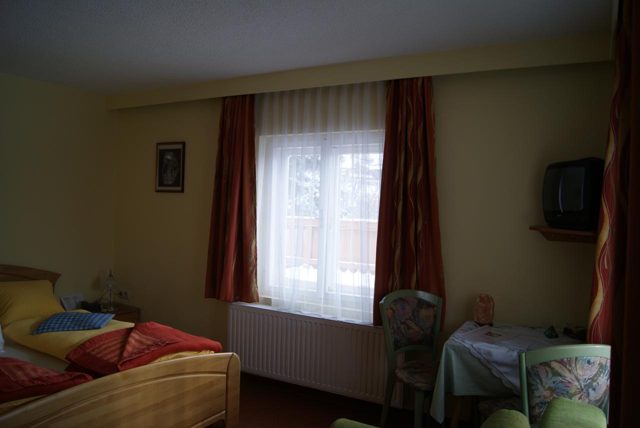 Edelsteinhotel Guniwirt Krakaudorf Szoba fotó