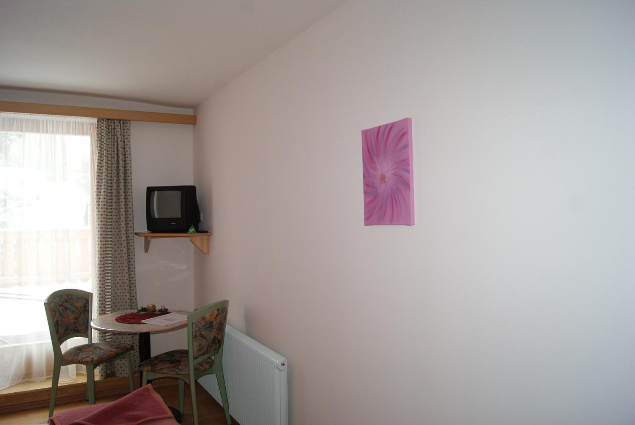 Edelsteinhotel Guniwirt Krakaudorf Szoba fotó