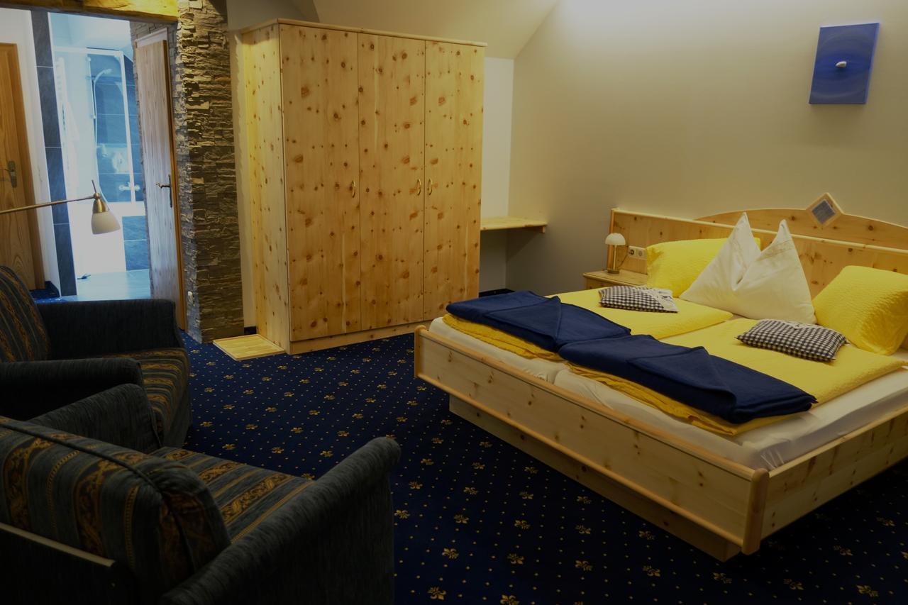 Edelsteinhotel Guniwirt Krakaudorf Szoba fotó