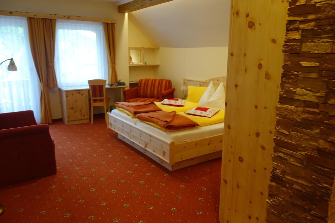 Edelsteinhotel Guniwirt Krakaudorf Szoba fotó